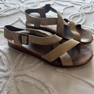 Chaco Wayfarer Leather Sandals Size 8 Tan Comfort Sole Outdoors